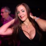 085